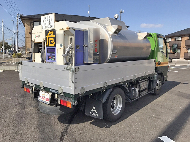 三菱ふそうキャンタータンク車（タンクローリー）小型（2t・3t）[写真02]