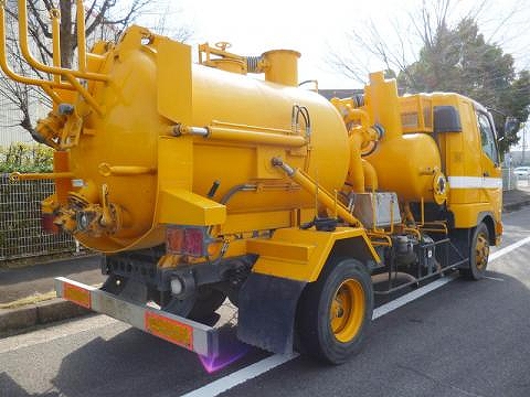 三菱ふそうファイター汚泥吸引車中型（4t）[写真02]