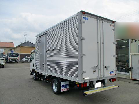 いすゞエルフアルミバン小型（2t・3t）[写真02]