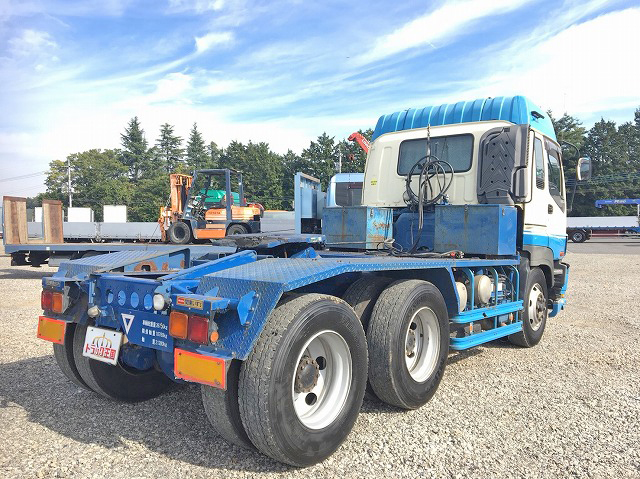 いすゞギガトレーラーヘッド（トラクターヘッド）大型（10t）[写真02]