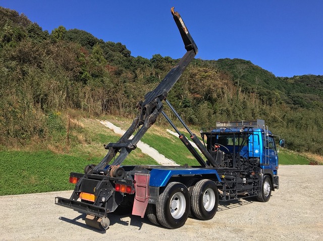 UDトラックスビッグサムアームロール大型（10t）[写真02]