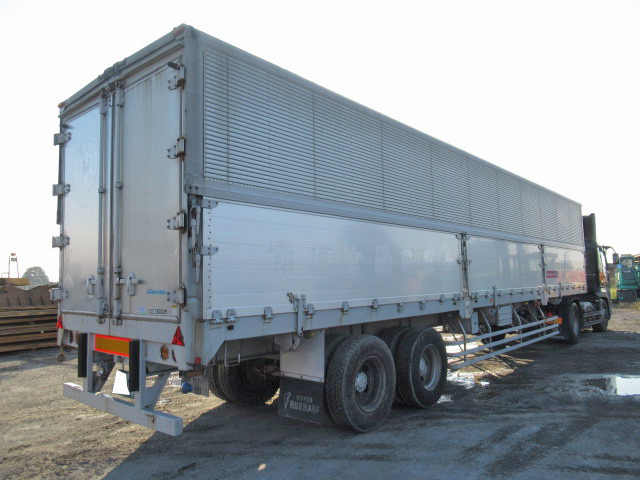 三菱ふそうスーパーグレートトレーラーヘッド（トラクターヘッド）大型（10t）[写真02]