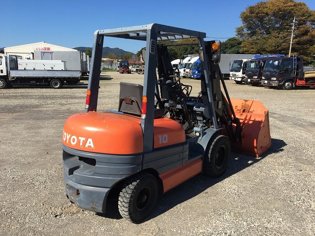 トヨタタイヤショベル（ホイルローダー）[写真02]