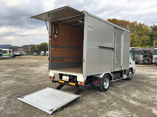 日野デュトロアルミバン小型（2t・3t）[写真02]