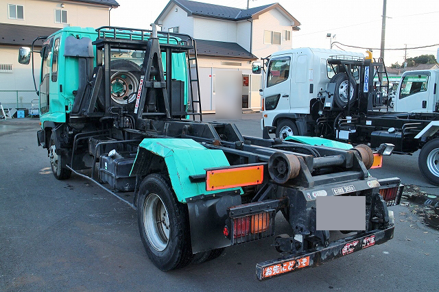 いすゞフォワードコンテナ専用車中型（4t）[写真02]