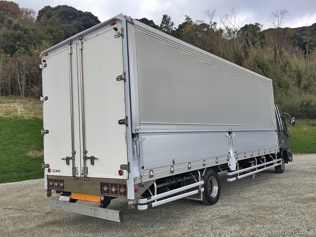 いすゞフォワードアルミウイング中型（4t）[写真02]